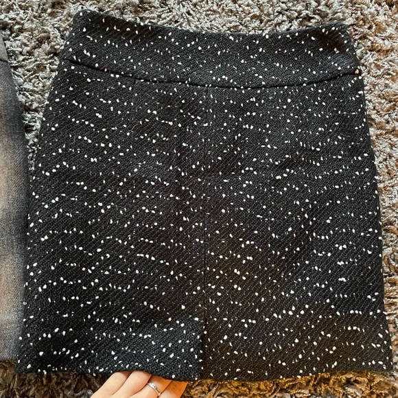 The Limited Skirt Bundle Size 0 - Picture 2 of 4
